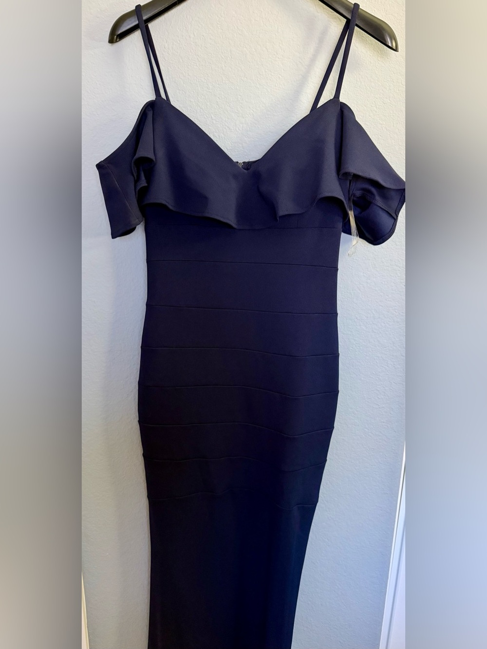 Off Shoulder Ruffle Bodycon Dress - Picture 5 of 10